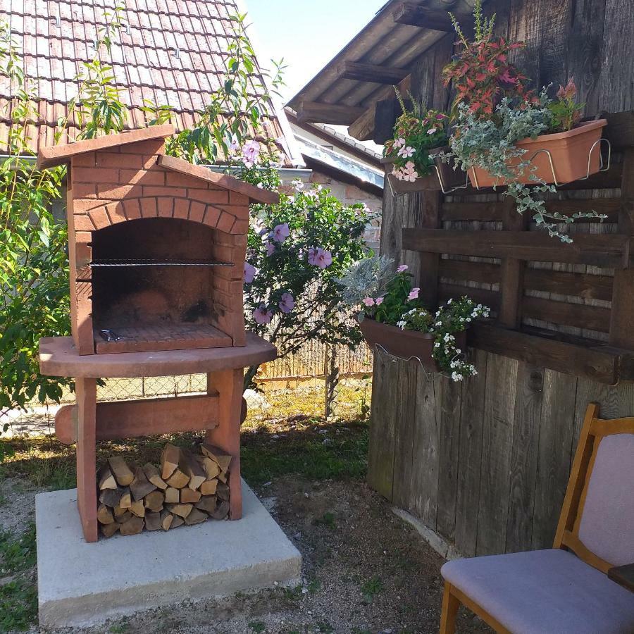 Guest House Happy Day Slunj Buitenkant foto